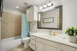 62 W Tapestry Park Cir, The Woodlands, TX 77381 - Photo 9