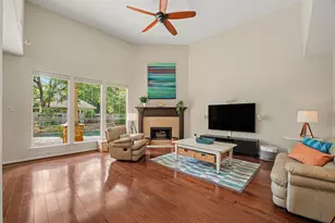 62 W Tapestry Park Cir, The Woodlands, TX 77381 - Photo 11