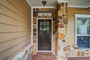 62 W Tapestry Park Cir, The Woodlands, TX 77381 - Photo 3