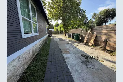 2404 Burkett Street, Houston, TX 77004 - Photo 25