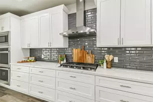 13043 Avery Ridge Ln, Tomball, TX 77377 - Photo 11