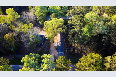 221 Woodstock, Livingston, TX 77351 - Photo 31