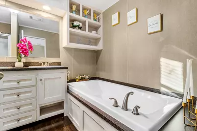 221 Woodstock, Livingston, TX 77351 - Photo 9