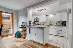 6455 Burgoyne Rd, Houston, TX 77057 - Photo 9