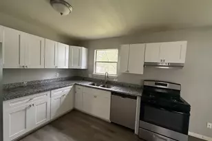 10341 Caxton St, Houston, TX 77016 - Photo 7