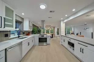 140 S Timber Top Dr, Spring, TX 77380 - Photo 5