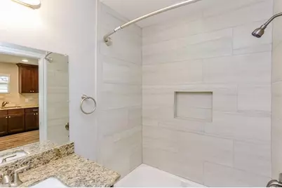 808 1/2 W Main Street #2, Houston, TX 77006 - Photo 9