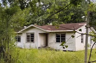 174 Bailey Rd, Angleton, TX 77515 - Photo 1