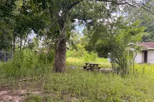 174 Bailey Rd, Angleton, TX 77515 - Photo 5