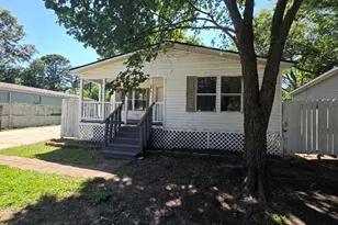5815 Dylan Dr, Baytown, TX 77521 - Photo 1