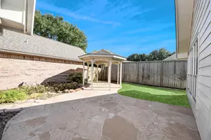 731 Avery Dr, Sugar Land, TX 77479 - Photo 39