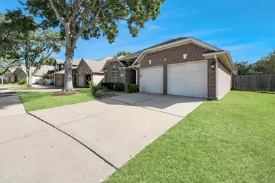 731 Avery Drive, Sugar Land, TX 77479 - Photo 3