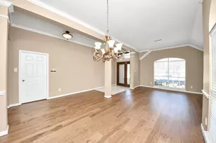 731 Avery Dr, Sugar Land, TX 77479 - Photo 9