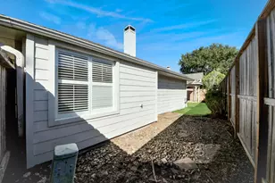 731 Avery Dr, Sugar Land, TX 77479 - Photo 43