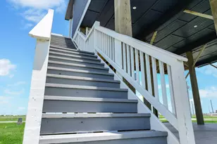 1035 Victoria Ln, Gilchrist, TX 77617 - Photo 11