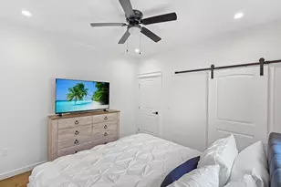 1035 Victoria Ln, Gilchrist, TX 77617 - Photo 41