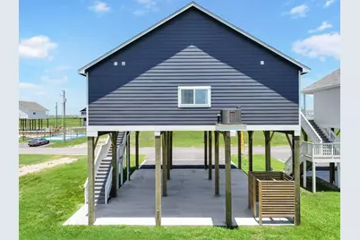 1035 Victoria Lane, Gilchrist, TX 77617 - Photo 9