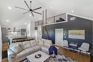 1035 Victoria Ln, Gilchrist, TX 77617 - Photo 17