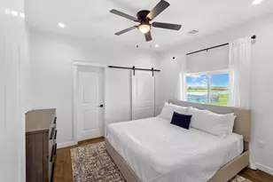 1035 Victoria Ln, Gilchrist, TX 77617 - Photo 33