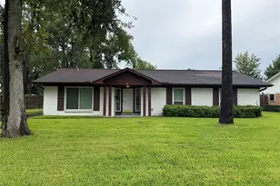 3011 Longwood Ln, Dickinson, TX 77539 - Photo 1