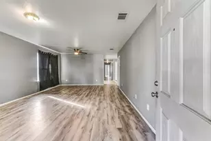 13518 Woodring Ct, Houston, TX 77045 - Photo 5