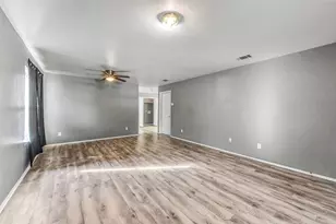 13518 Woodring Ct, Houston, TX 77045 - Photo 7