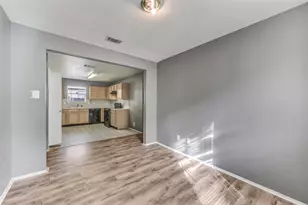 13518 Woodring Ct, Houston, TX 77045 - Photo 17