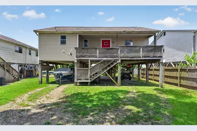 522 Oklahoma Avenue, Bacliff, TX 77518 - Photo 1