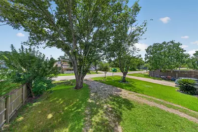 522 Oklahoma Avenue, Bacliff, TX 77518 - Photo 19