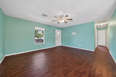 522 Oklahoma Avenue, Bacliff, TX 77518 - Photo 3