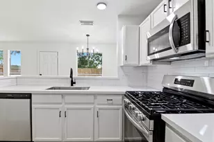 7643 Jonathon Ct, Houston, TX 77489 - Photo 11