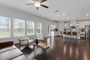 327 Honey Mesquite Path, Conroe, TX 77318 - Photo 11