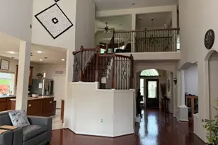 2 Carmeline Dr, The Woodlands, TX 77382 - Photo 3
