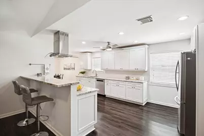 7614 Braesview Lane, Houston, TX 77071 - Photo 13