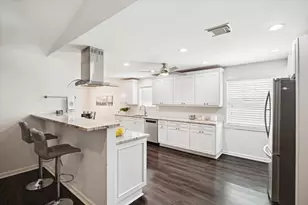 7614 Braesview Ln, Houston, TX 77071 - Photo 13