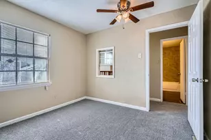 5714 Mackmiller St, Houston, TX 77049 - Photo 17