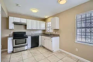 5714 Mackmiller St, Houston, TX 77049 - Photo 5