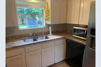 204 Skyview Terrace #B, Friendswood, TX 77546 - Photo 7