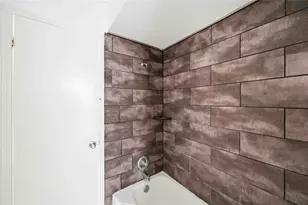 5931 Foresthaven Dr, Houston, TX 77066 - Photo 15