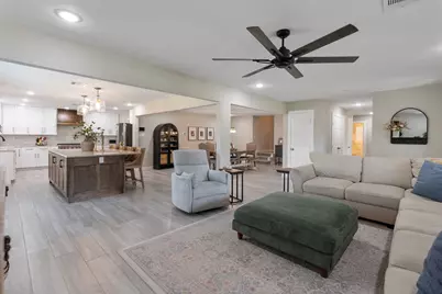9214 Bintliff Drive, Houston, TX 77074 - Photo 7