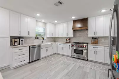 9214 Bintliff Drive, Houston, TX 77074 - Photo 9