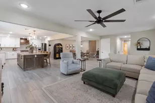 9214 Bintliff Dr, Houston, TX 77074 - Photo 5