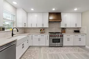 9214 Bintliff Dr, Houston, TX 77074 - Photo 13