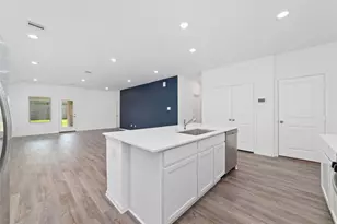 12206 English Mist Dr, Houston, TX 77044 - Photo 9