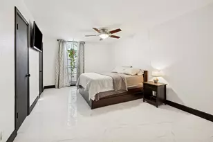 11540 Chimney Rock Rd, Houston, TX 77035 - Photo 9