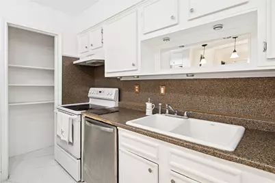 11540 Chimney Rock Road #112, Houston, TX 77035 - Photo 5