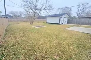 210 Brigadoon Ln, Friendswood, TX 77546 - Photo 17