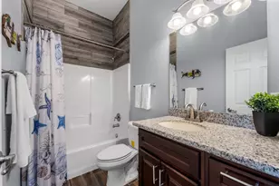 1026 20th St, Dickinson, TX 77539 - Photo 13