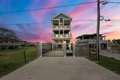 1026 20th Street, Dickinson, TX 77539 - Photo 1