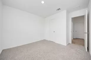 342 Amy St, Angleton, TX 77515 - Photo 11